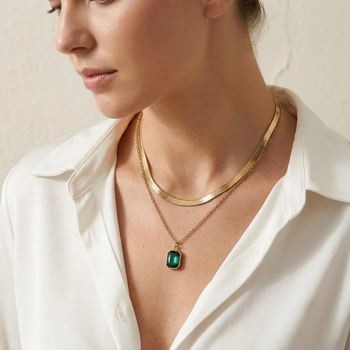 Layered Necklace for Women with elegant geometric Green Pendant